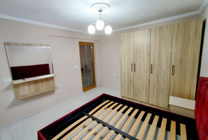 Shtepi me qera Apartament ne Tirane, 1+1, Mobilimi E mobiluar, Pagesa 300  Euro.