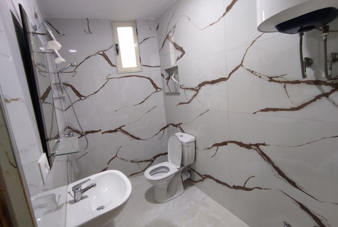 Shtepi me qera Apartament ne Tirane, 1+1, Mobilimi E mobiluar, Pagesa 300  Euro.