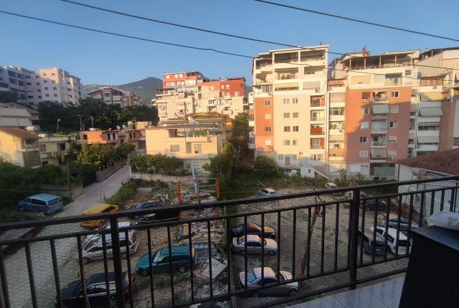 Shtepi me qera Apartament ne Tirane, 1+1, Mobilimi E mobiluar, Pagesa 260  Euro.