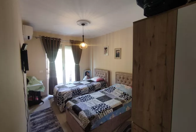 Shtepi me qera Apartament ne Tirane, 2+1, Mobilimi E mobiluar, Pagesa 300  Euro.