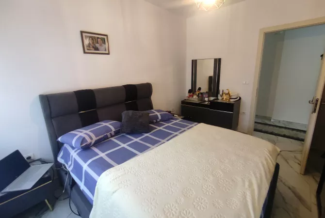 Shtepi me qera Apartament ne Tirane, 2+1, Mobilimi E mobiluar, Pagesa 300  Euro.