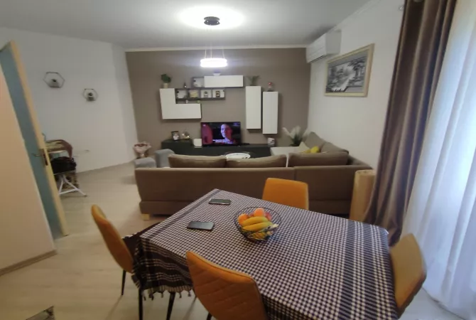 Shtepi me qera 2+1 ne Tirane - 300 Euro
