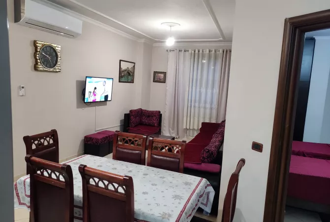 Shtepi me qera 2+1 ne Tirane - 300 Euro