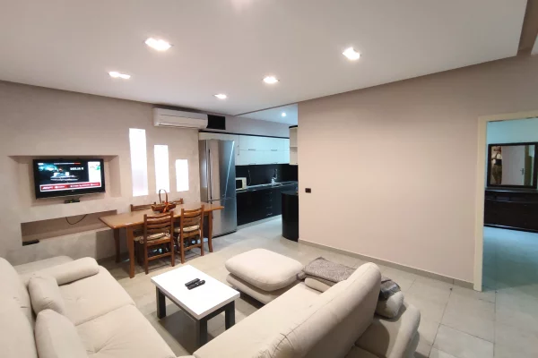 Shtepi me qera 2+1 ne Tirane - 300 Euro