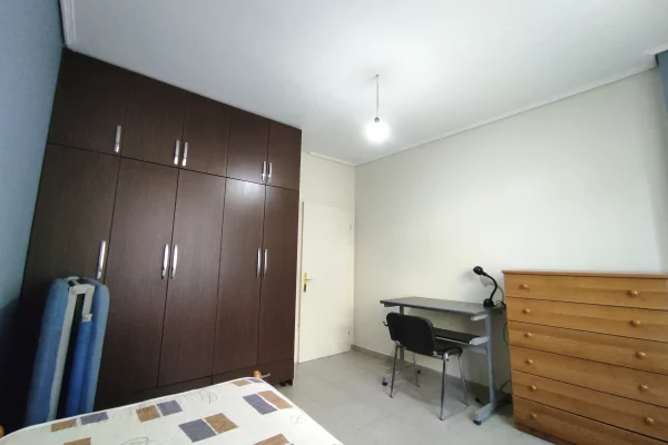 Shtepi me qera Apartament ne Tirane, 2+1, Mobilimi E mobiluar, Pagesa 300  Euro.