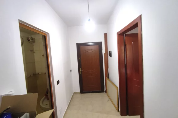 Shtepi me qera Apartament ne Tirane, 1+1, Mobilimi E mobiluar, Pagesa 300  Euro.