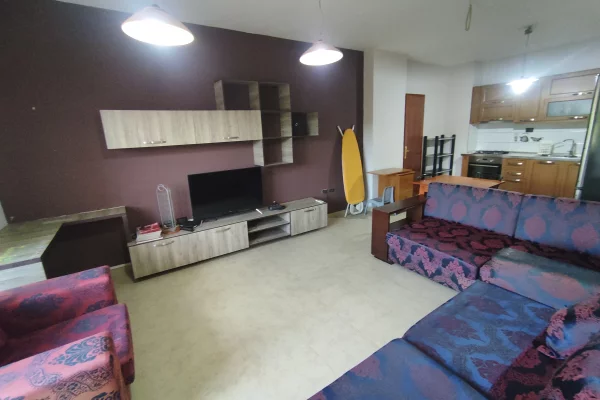 Shtepi me qera 1+1 ne Tirane - 300 Euro