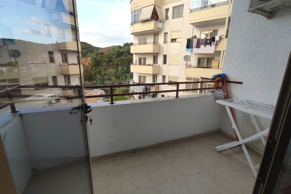 Shtepi me qera Apartament ne Tirane, 1+1, Mobilimi E mobiluar, Pagesa 300  Euro.