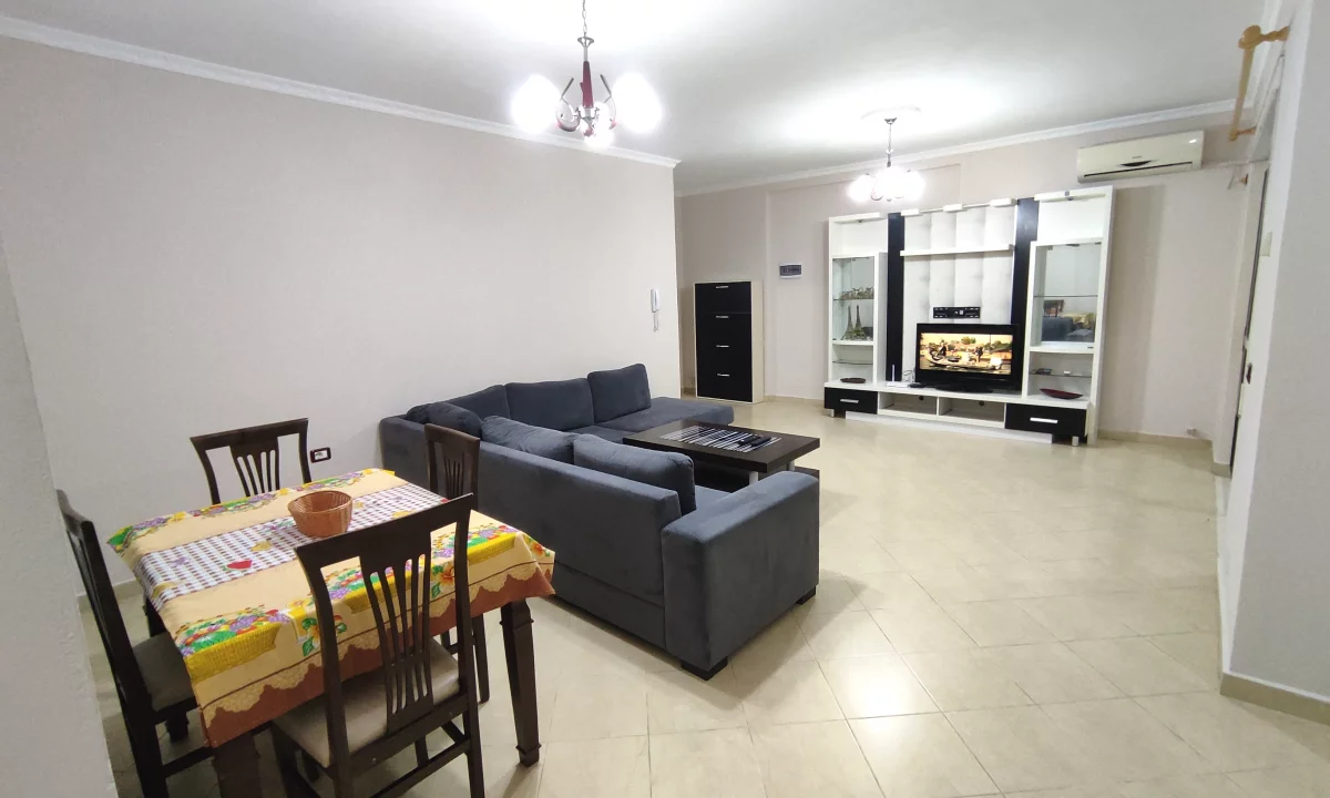 Shtepi me qera Apartament ne Tirane, 2+1, Mobilimi E mobiluar, Pagesa 300  Euro.