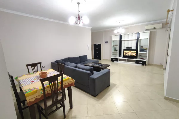 Shtepi me qera 2+1 ne Tirane - 300 Euro