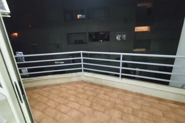 Shtepi me qera Apartament ne Tirane, 2+1, Mobilimi E mobiluar, Pagesa 300  Euro.