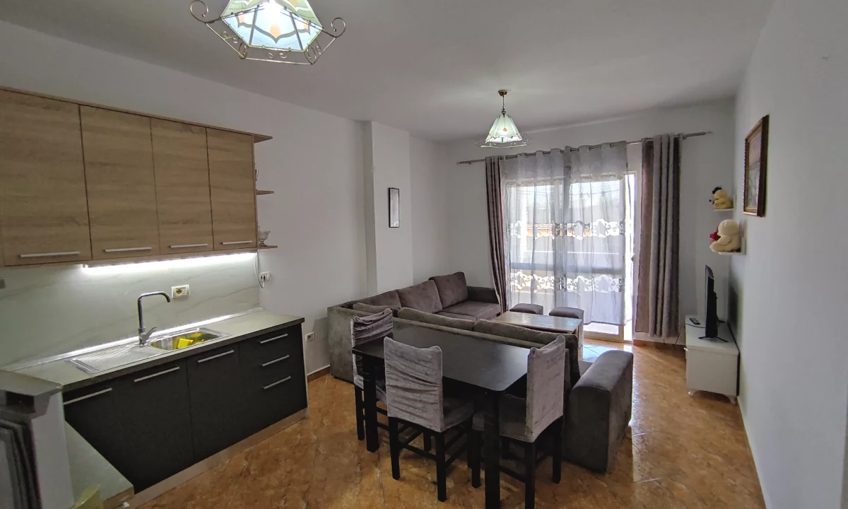 Shtepi me qera Apartament ne Tirane, 2+1, Mobilimi E mobiluar, Pagesa 400  Euro.