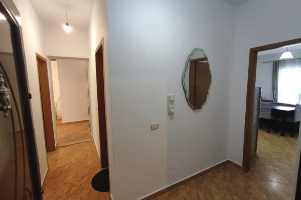Shtepi me qera Apartament ne Tirane, 2+1, Mobilimi E mobiluar, Pagesa 400  Euro.