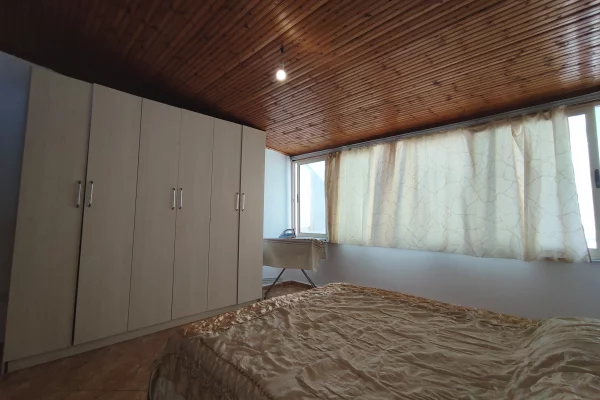 Shtepi me qera Apartament ne Tirane, 2+1, Mobilimi E mobiluar, Pagesa 400  Euro.