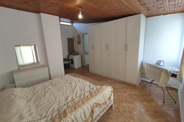 Shtepi me qera Apartament ne Tirane, 2+1, Mobilimi E mobiluar, Pagesa 400  Euro.