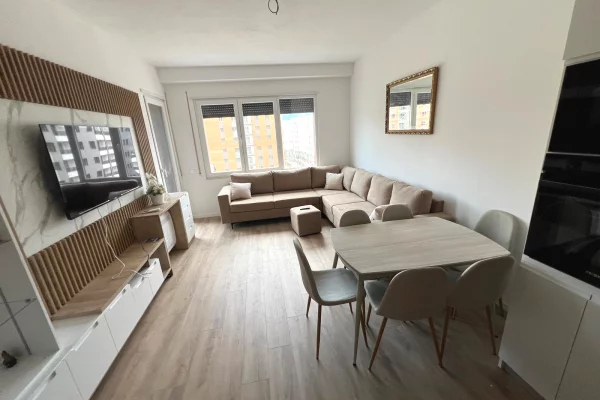 Shtepi me qera 2+1 ne Tirane - 650 Euro