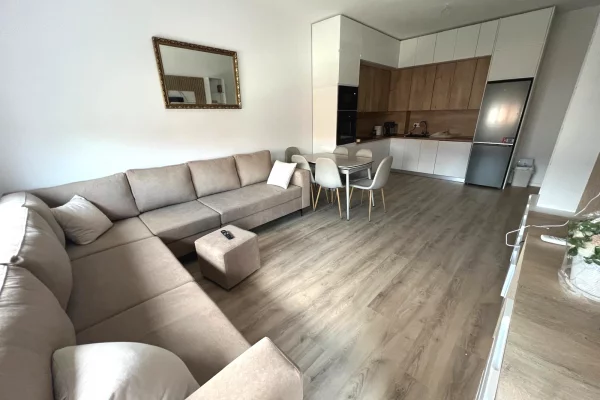 Shtepi me qera Apartament ne Tirane, 2+1, Mobilimi E mobiluar, Pagesa 600  Euro.