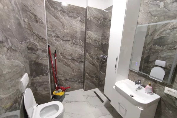 Shtepi me qera Apartament ne Tirane, 2+1, Mobilimi E mobiluar, Pagesa 600  Euro.