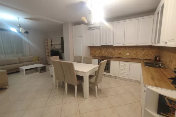 Shtepi me qera Apartament ne Tirane, 1+1, Mobilimi E mobiluar, Pagesa 600  Euro.