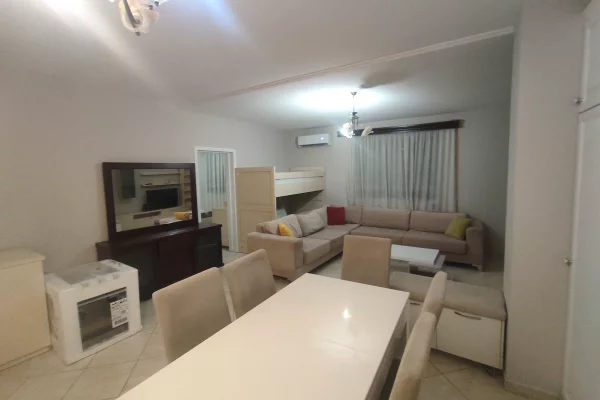 Shtepi me qera Apartament ne Tirane, 1+1, Mobilimi E mobiluar, Pagesa 600  Euro.