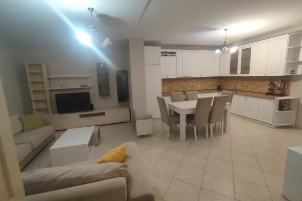 Shtepi me qera 1+1 ne Tirane - 600 Euro