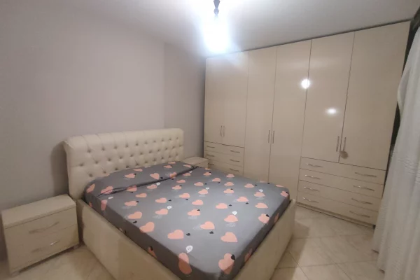 Shtepi me qera Apartament ne Tirane, 1+1, Mobilimi E mobiluar, Pagesa 600  Euro.