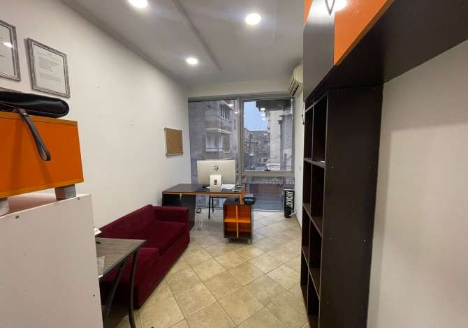Ambient biznesi me qera 3+1 ne Tirane - 250 Euro