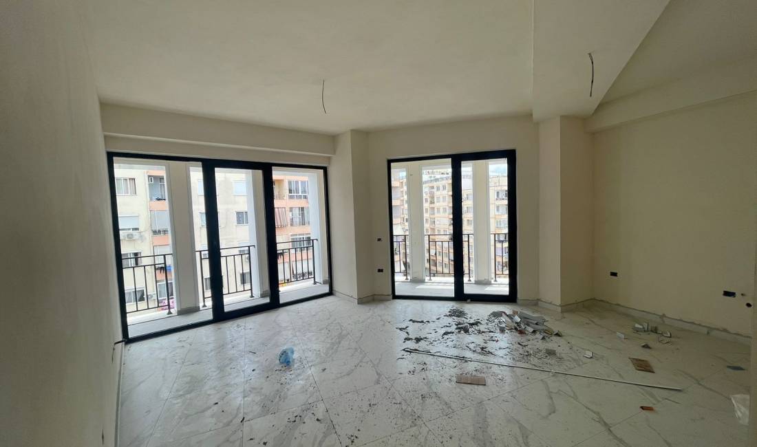 Shtepi ne shitje Apartament ne Tirane, 2+1, Mobilimi Bosh, pa mobiluar, Pagesa 148,000  Euro.