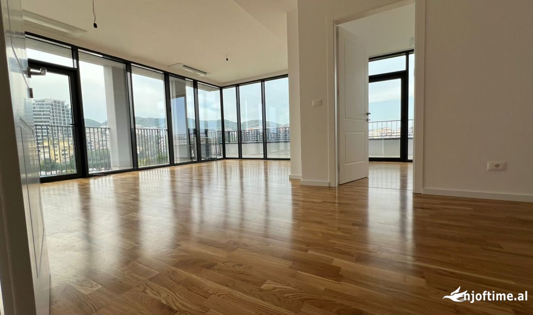 Jepet me qera zyre tek Lake View Residence