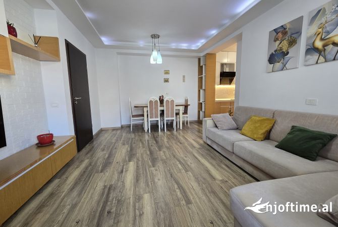 Shtepi me qera Apartament ne Tirane, 2+1, Mobilimi E mobiluar, Pagesa 800  Euro.