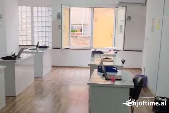 Jepet me qera ambjent biznesi-Zyre tek Sheshi Willson