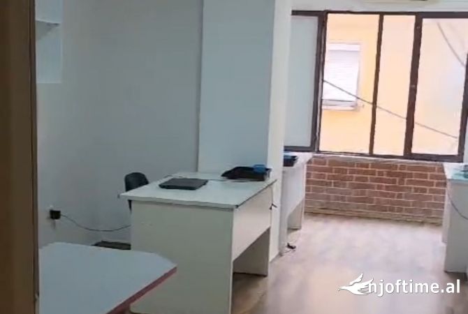 Jepet me qera ambjent biznesi-Zyre tek Sheshi Willson