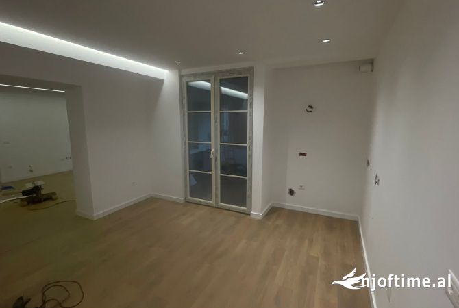 Jepet me qera ambjent biznesi me qera