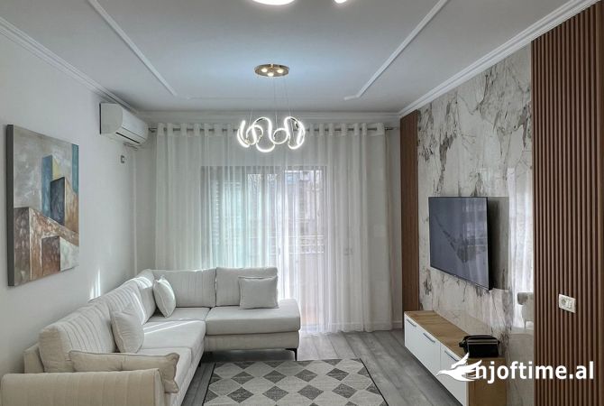 Shitet apartament 2+1 ne Astir