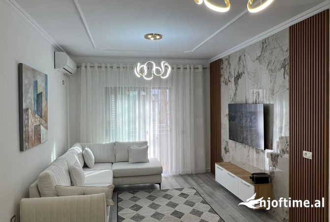 Shtepi ne shitje Apartament ne Tirane, 2+1, Mobilimi E mobiluar, Pagesa 146,000  Euro.