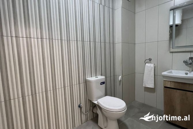 Shtepi ne shitje Apartament ne Tirane, 2+1, Mobilimi E mobiluar, Pagesa 146,000  Euro.