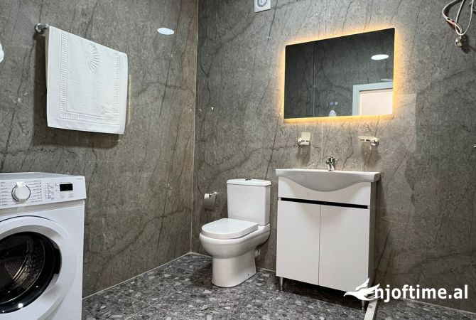 Shtepi ne shitje Apartament ne Tirane, 2+1, Mobilimi E mobiluar, Pagesa 146,000  Euro.