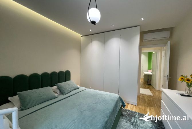 Shtepi ne shitje Apartament ne Tirane, 2+1, Mobilimi E mobiluar, Pagesa 249,000  Euro.