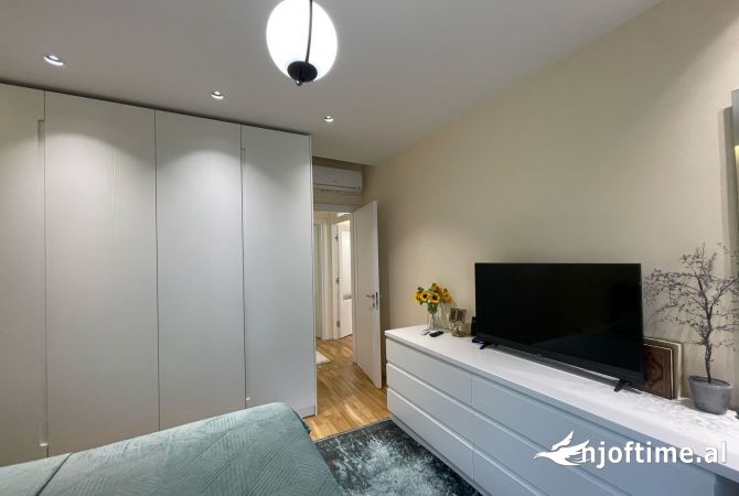 Shtepi ne shitje Apartament ne Tirane, 2+1, Mobilimi E mobiluar, Pagesa 249,000  Euro.