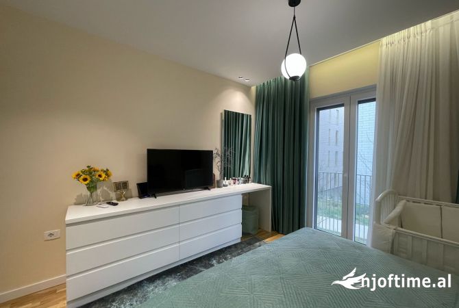 Shtepi ne shitje Apartament ne Tirane, 2+1, Mobilimi E mobiluar, Pagesa 249,000  Euro.
