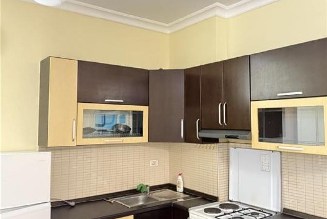 Shtepi me qera Apartament ne Tirane, 2+1, Mobilimi E mobiluar, Pagesa 550  Euro.