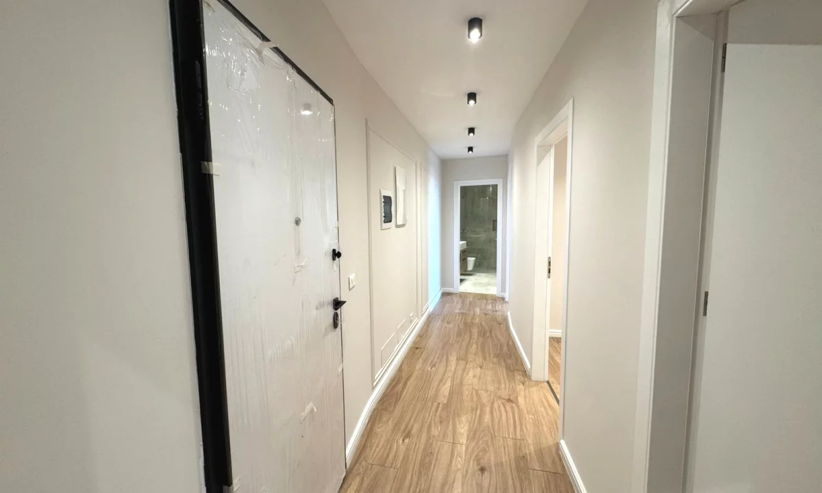 Zyre me qera tek Lake View Residence, Liqeni Artificial