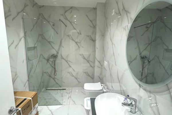 Zyre me qera tek Lake View Residence, Liqeni Artificial