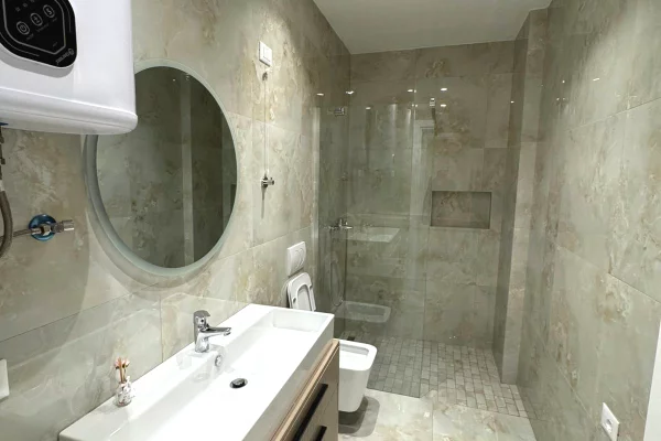 Zyre me qera tek Lake View Residence, Liqeni Artificial
