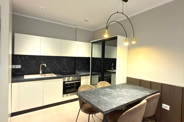 Shtepi me qera Apartament ne Tirane, 1+1, Mobilimi E mobiluar, Pagesa 600  Euro.