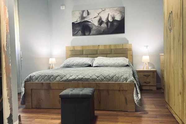 Shtepi me qera Apartament ne Tirane, 2+1, Mobilimi E mobiluar, Pagesa 65,000  Leke.