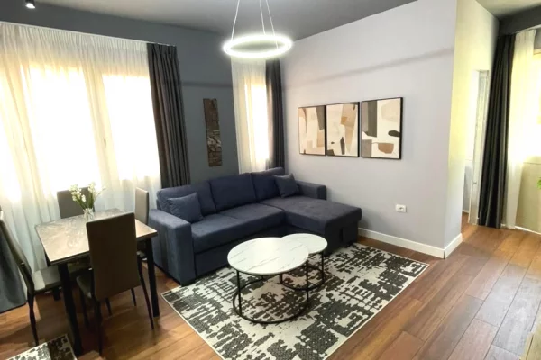 Shtepi me qera Apartament ne Tirane, 2+1, Mobilimi E mobiluar, Pagesa 65,000  Leke.