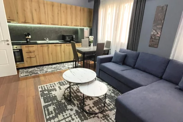 Shtepi me qera Apartament ne Tirane, 2+1, Mobilimi E mobiluar, Pagesa 65,000  Leke.