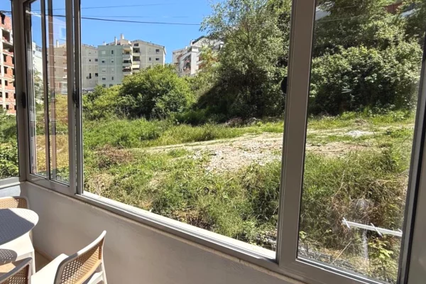 Shtepi me qera Apartament ne Tirane, 2+1, Mobilimi E mobiluar, Pagesa 65,000  Leke.