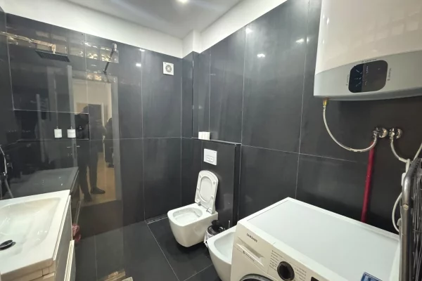 Shtepi me qera Apartament ne Tirane, 2+1, Mobilimi E mobiluar, Pagesa 80,000  Leke.
